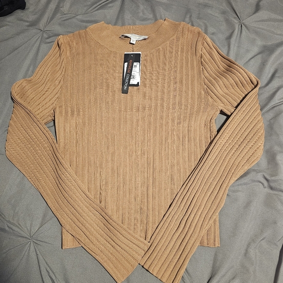 NEW GUESS SWEATER - Picture 4 of 8